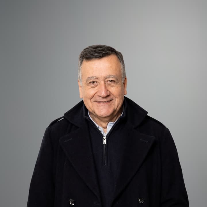 Retrato de Dr. Héctor González Bustamante